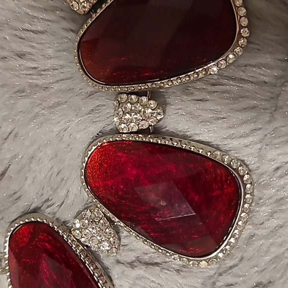 Giveaway - Picture 2 of 3